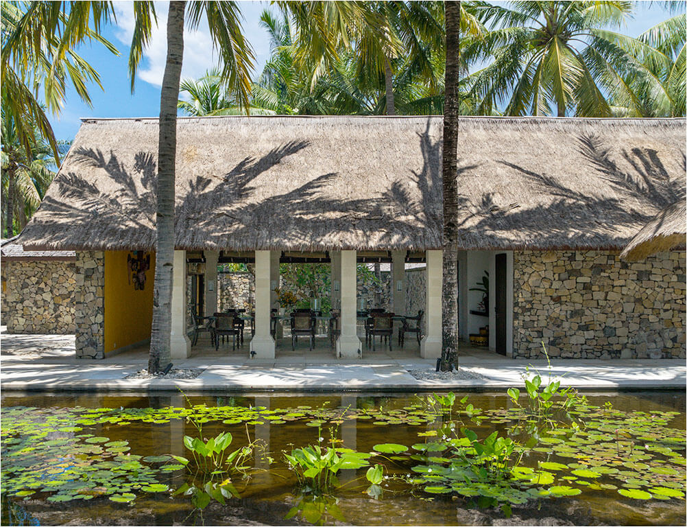 Sira Beach House - Villa facade